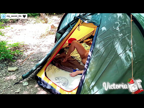 ❤️ Bir çadırda Tutkulu pislik bir Yabancı ile kameraya çekildi ❤️ Sikiş videosu  bizde